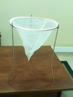 Colador de naylon con patas